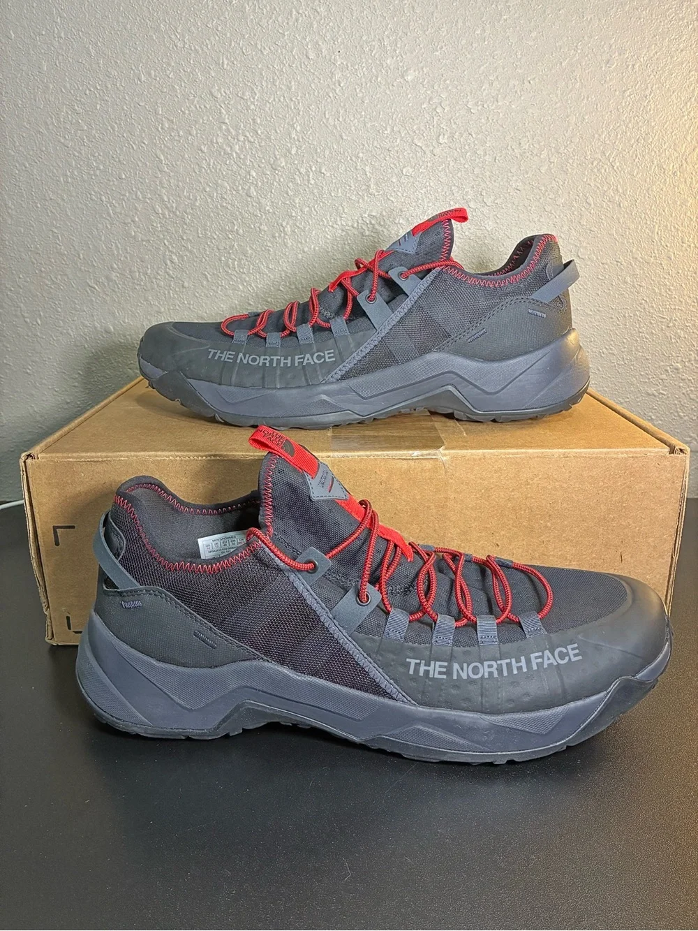THE NORTH FACE Trail Escape Edge Hiking Shoes – Men’s Size 14 D – Black/Red